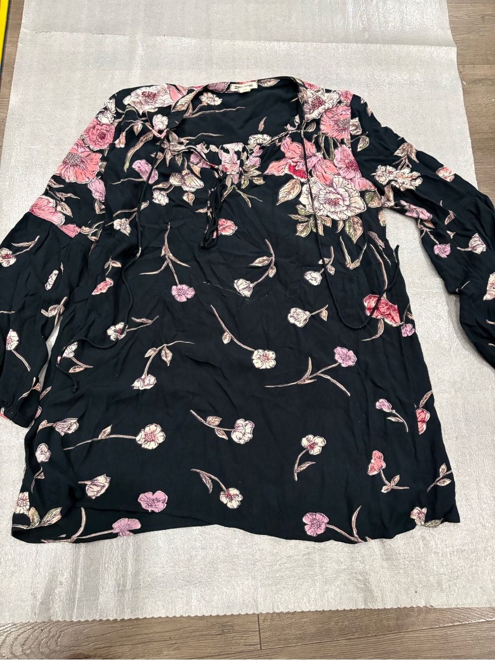 Billabong Black Floral Tie-Front Long Sleeve Blouse
